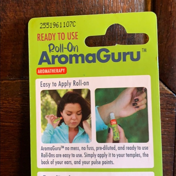 AromaGuru Tea Tree Essential Oil Blend Roll-On - Picture 3 of 4